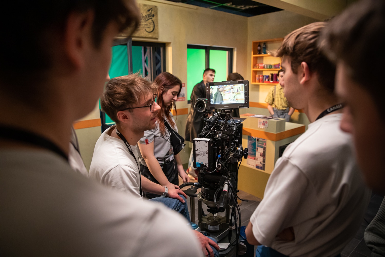 Tournage d'une scène de film dans le cadre de l'Atelier, école éphémère de cinéma